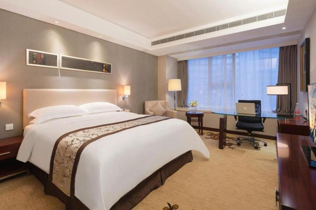Leisure Hotel Dongguan  Exterior photo
