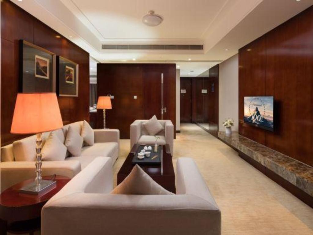 Leisure Hotel Dongguan  Exterior photo