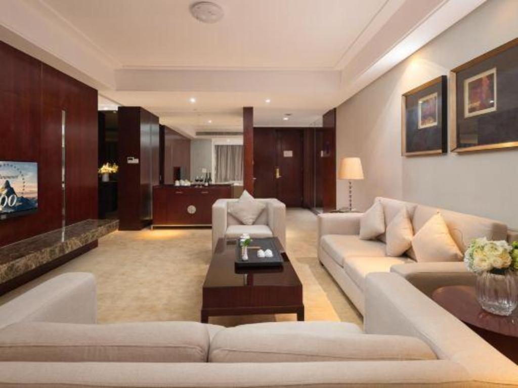 Leisure Hotel Dongguan  Exterior photo