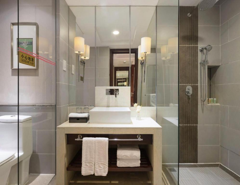 Leisure Hotel Dongguan  Exterior photo