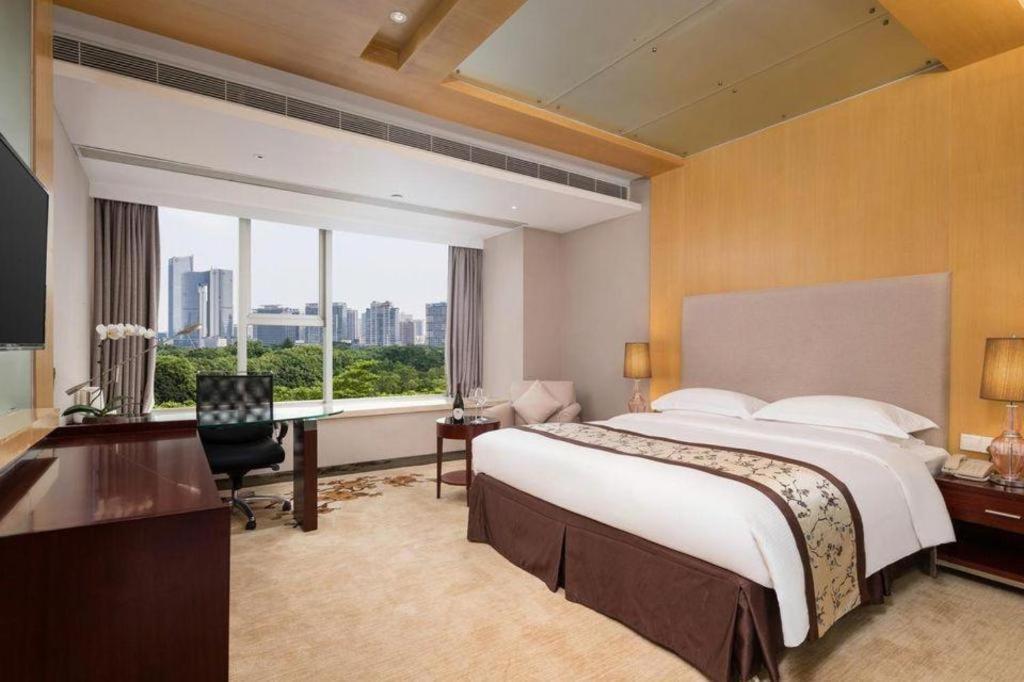 Leisure Hotel Dongguan  Exterior photo
